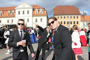 N&auml;rrinnen, Narren und schr&auml;ge Typen