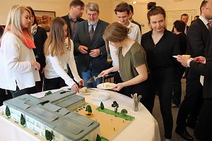 Vertrag f&uuml;r Franzbergschule unterzeichnet