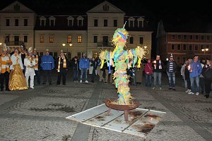 Nubbel den Flammen &uuml;bergeben