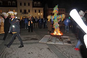 Nubbel den Flammen &uuml;bergeben