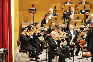 Mit Trommelklang in den Konzertsaal