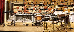 Mit Trommelklang in den Konzertsaal