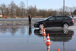 Ab ins Gel&auml;nde: Autohaus-Peter-Gruppe lud zum Aktionstag ins Autodrom