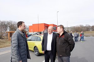Ab ins Gel&auml;nde: Autohaus-Peter-Gruppe lud zum Aktionstag ins Autodrom