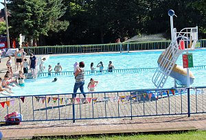 Fachschule organisierte wieder Schwimmbadfest