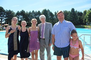 24-h-Schwimmen gestartet