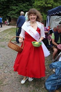  Beim Kirschmarkt in Braunsroda