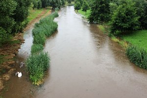 Dauerregen besch&auml;ftigt Feuerwehren