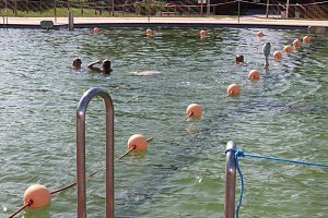 Schwimmbadfest er&ouml;ffnet