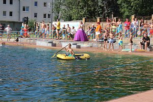 Schwimmbadfest er&ouml;ffnet