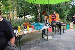 Der Apfel bleibt dran!