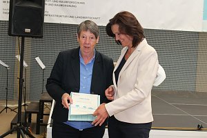 Feierlicher Spatenstich