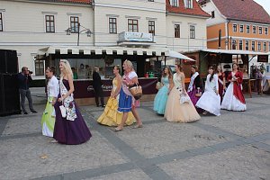 Weinprinzessin Shantel I. gekr&ouml;nt