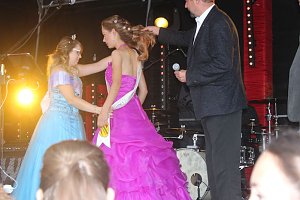 Weinprinzessin Shantel I. gekr&ouml;nt