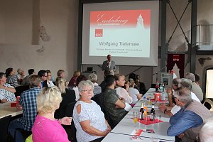Neben G&ouml;ldner gefeiert