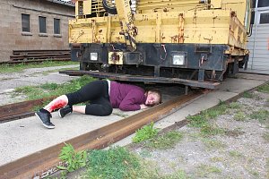 Am Gel&auml;nde des Eisenbahnvereines in der Erfurter Stra&szlig;e / Am Petersenschacht fand am sp&auml;ten Nachmittag eine Rettungsgro&szlig;&uuml;bung statt (<b>Update</b>)...  Die diesj&auml;hrigen Gro&szlig;&uuml;bung fand in der N&auml;he des Hauptbahnhofs in Sondershausen statt. Alle drei Jahr steht so eine Gro&szlig;&uuml;bung auf dem Plan. Waren es beim beim letzten Mal 30 Verletzte in einem Eisenbahnwaggon, waren dieses dieses Mal "nur" acht verl