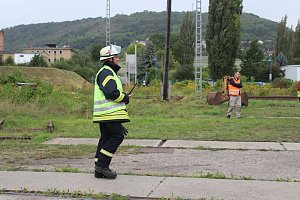 Am Gel&auml;nde des Eisenbahnvereines in der Erfurter Stra&szlig;e / Am Petersenschacht fand am sp&auml;ten Nachmittag eine Rettungsgro&szlig;&uuml;bung statt (<b>Update</b>)...  Die diesj&auml;hrigen Gro&szlig;&uuml;bung fand in der N&auml;he des Hauptbahnhofs in Sondershausen statt. Alle drei Jahr steht so eine Gro&szlig;&uuml;bung auf dem Plan. Waren es beim beim letzten Mal 30 Verletzte in einem Eisenbahnwaggon, waren dieses dieses Mal "nur" acht verl