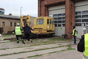 Am Gel&auml;nde des Eisenbahnvereines in der Erfurter Stra&szlig;e / Am Petersenschacht fand am sp&auml;ten Nachmittag eine Rettungsgro&szlig;&uuml;bung statt (<b>Update</b>)...  Die diesj&auml;hrigen Gro&szlig;&uuml;bung fand in der N&auml;he des Hauptbahnhofs in Sondershausen statt. Alle drei Jahr steht so eine Gro&szlig;&uuml;bung auf dem Plan. Waren es beim beim letzten Mal 30 Verletzte in einem Eisenbahnwaggon, waren dieses dieses Mal "nur" acht verl
