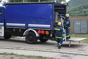 Am Gel&auml;nde des Eisenbahnvereines in der Erfurter Stra&szlig;e / Am Petersenschacht fand am sp&auml;ten Nachmittag eine Rettungsgro&szlig;&uuml;bung statt (<b>Update</b>)...  Die diesj&auml;hrigen Gro&szlig;&uuml;bung fand in der N&auml;he des Hauptbahnhofs in Sondershausen statt. Alle drei Jahr steht so eine Gro&szlig;&uuml;bung auf dem Plan. Waren es beim beim letzten Mal 30 Verletzte in einem Eisenbahnwaggon, waren dieses dieses Mal "nur" acht verl