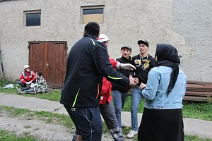 Am Gel&auml;nde des Eisenbahnvereines in der Erfurter Stra&szlig;e / Am Petersenschacht fand am sp&auml;ten Nachmittag eine Rettungsgro&szlig;&uuml;bung statt (<b>Update</b>)...  Die diesj&auml;hrigen Gro&szlig;&uuml;bung fand in der N&auml;he des Hauptbahnhofs in Sondershausen statt. Alle drei Jahr steht so eine Gro&szlig;&uuml;bung auf dem Plan. Waren es beim beim letzten Mal 30 Verletzte in einem Eisenbahnwaggon, waren dieses dieses Mal "nur" acht verl