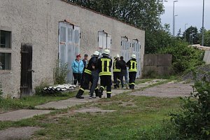 Am Gel&auml;nde des Eisenbahnvereines in der Erfurter Stra&szlig;e / Am Petersenschacht fand am sp&auml;ten Nachmittag eine Rettungsgro&szlig;&uuml;bung statt (<b>Update</b>)...  Die diesj&auml;hrigen Gro&szlig;&uuml;bung fand in der N&auml;he des Hauptbahnhofs in Sondershausen statt. Alle drei Jahr steht so eine Gro&szlig;&uuml;bung auf dem Plan. Waren es beim beim letzten Mal 30 Verletzte in einem Eisenbahnwaggon, waren dieses dieses Mal "nur" acht verl