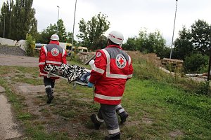 Am Gel&auml;nde des Eisenbahnvereines in der Erfurter Stra&szlig;e / Am Petersenschacht fand am sp&auml;ten Nachmittag eine Rettungsgro&szlig;&uuml;bung statt (<b>Update</b>)...  Die diesj&auml;hrigen Gro&szlig;&uuml;bung fand in der N&auml;he des Hauptbahnhofs in Sondershausen statt. Alle drei Jahr steht so eine Gro&szlig;&uuml;bung auf dem Plan. Waren es beim beim letzten Mal 30 Verletzte in einem Eisenbahnwaggon, waren dieses dieses Mal "nur" acht verl