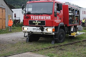 Am Gel&auml;nde des Eisenbahnvereines in der Erfurter Stra&szlig;e / Am Petersenschacht fand am sp&auml;ten Nachmittag eine Rettungsgro&szlig;&uuml;bung statt (<b>Update</b>)...  Die diesj&auml;hrigen Gro&szlig;&uuml;bung fand in der N&auml;he des Hauptbahnhofs in Sondershausen statt. Alle drei Jahr steht so eine Gro&szlig;&uuml;bung auf dem Plan. Waren es beim beim letzten Mal 30 Verletzte in einem Eisenbahnwaggon, waren dieses dieses Mal "nur" acht verl