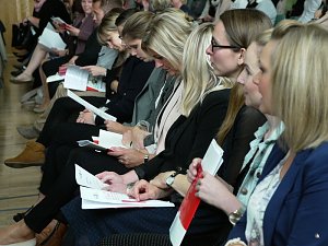 Verbeamtung von &uuml;beer 350 Lehrerinnen und Lehrern