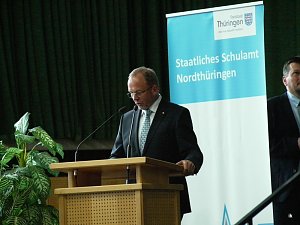 Verbeamtung von &uuml;beer 350 Lehrerinnen und Lehrern