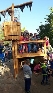 Neues Spielgerät übergeben