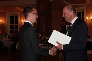  Ausgezeichnete Pr&uuml;fungsleistungen belohnt