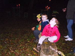 Die Kinderaugen glänzten am Lagerfeuer