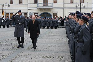 Soldatinnen und Soldaten vereidigt