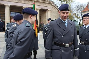 Soldatinnen und Soldaten vereidigt