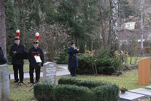 Der Opfer von Gewalt und Kriegen gedacht
