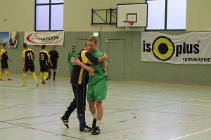 Cup-Verteidiger wurde gefordert
