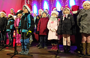 Vorsch&uuml;ler er&ouml;ffneten Frankenhisser Weihnachtsmarkt