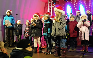Vorsch&uuml;ler er&ouml;ffneten Frankenhisser Weihnachtsmarkt