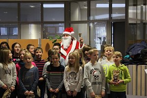 Weihnachtsmann besuchte Sparkasse