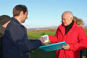 Sportplatz Oldisleben &uuml;bergeben