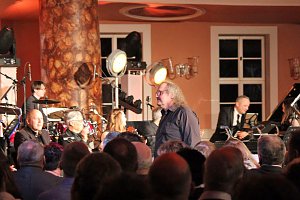 Stehende Ovationen im Achteckhaus