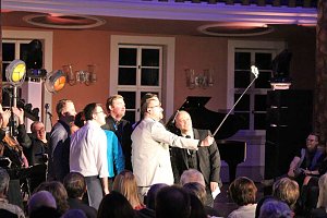 Stehende Ovationen im Achteckhaus