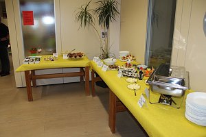 D&uuml;ne feiert Geburtstag