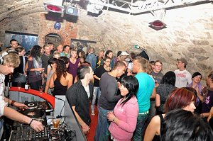 Funky  Kitchen NDH Tunes Clubtour im Grease