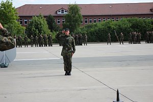 Einheiten der Bundeswehr verabschiedet