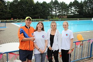 Schwimmbadfest mit der Fachschule