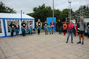 Schwimmbadfest mit der Fachschule