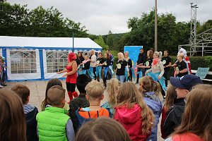 Schwimmbadfest mit der Fachschule