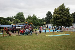 Schwimmbadfest mit der Fachschule