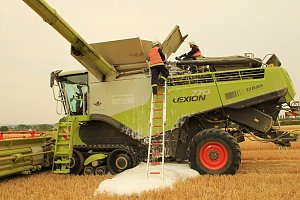 Erntefahrzeug berannte